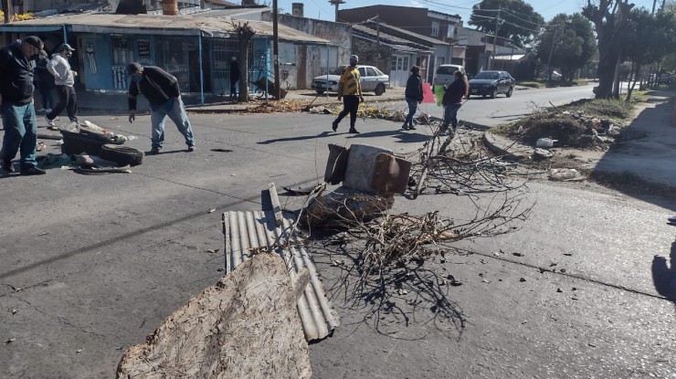 Vecinos solicitan reductores de velocidad